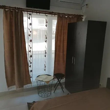 Vendégház Pensiunea Scoika Steaguri 4*
